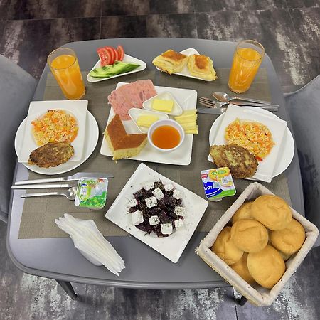 Mashtots Hotel Jerevan Eksteriør billede