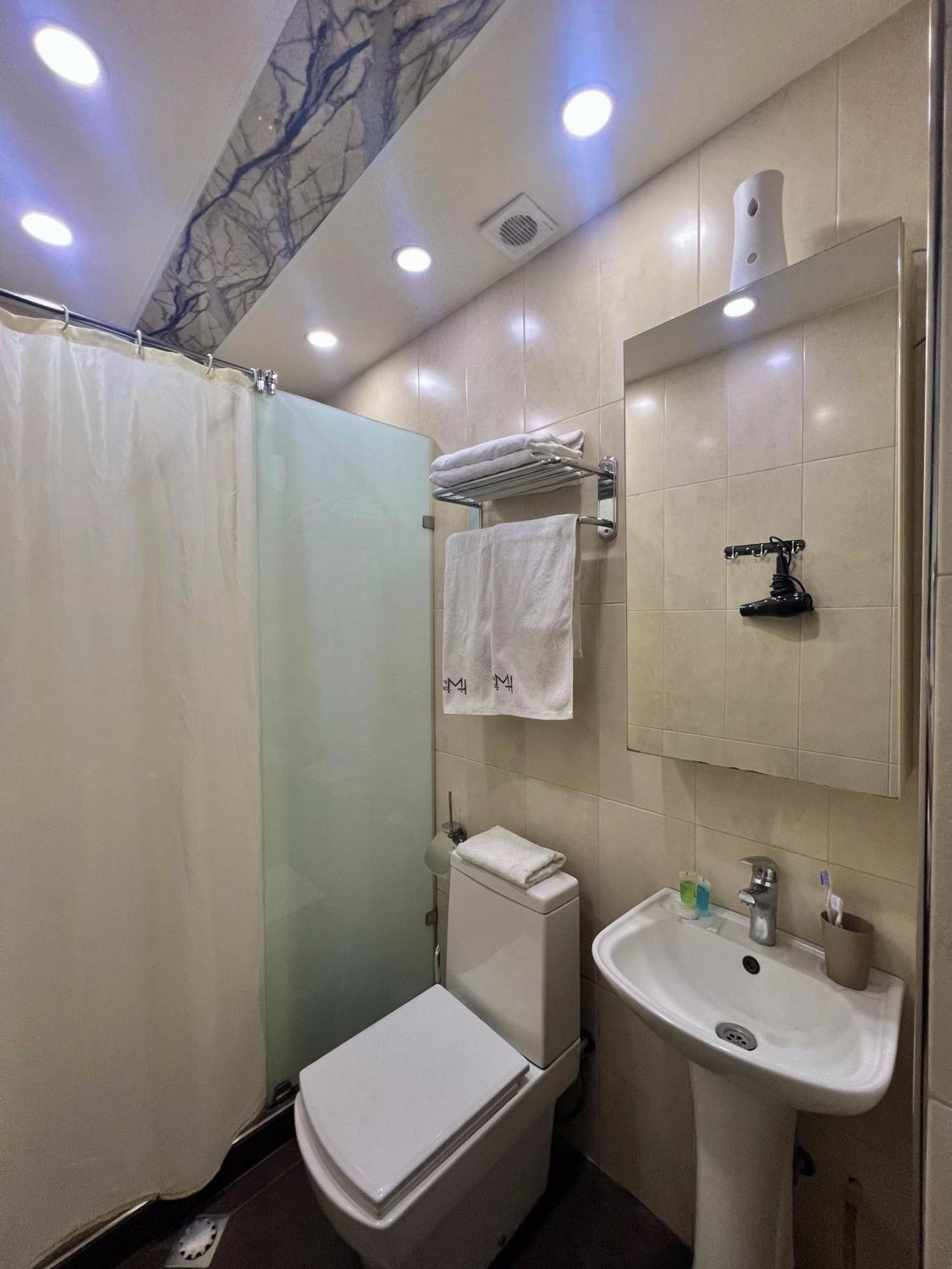 Mashtots Hotel Jerevan Eksteriør billede