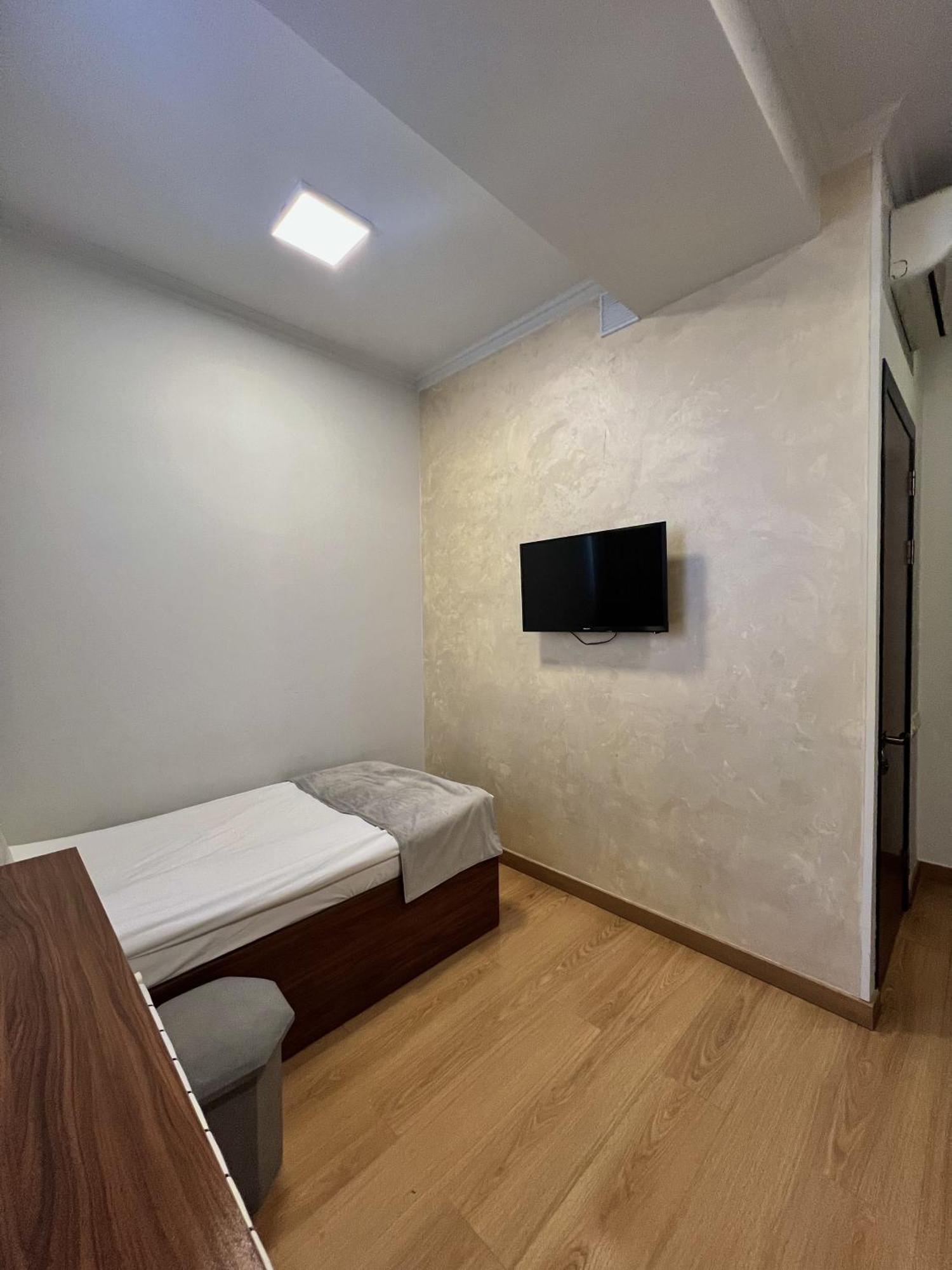 Mashtots Hotel Jerevan Eksteriør billede