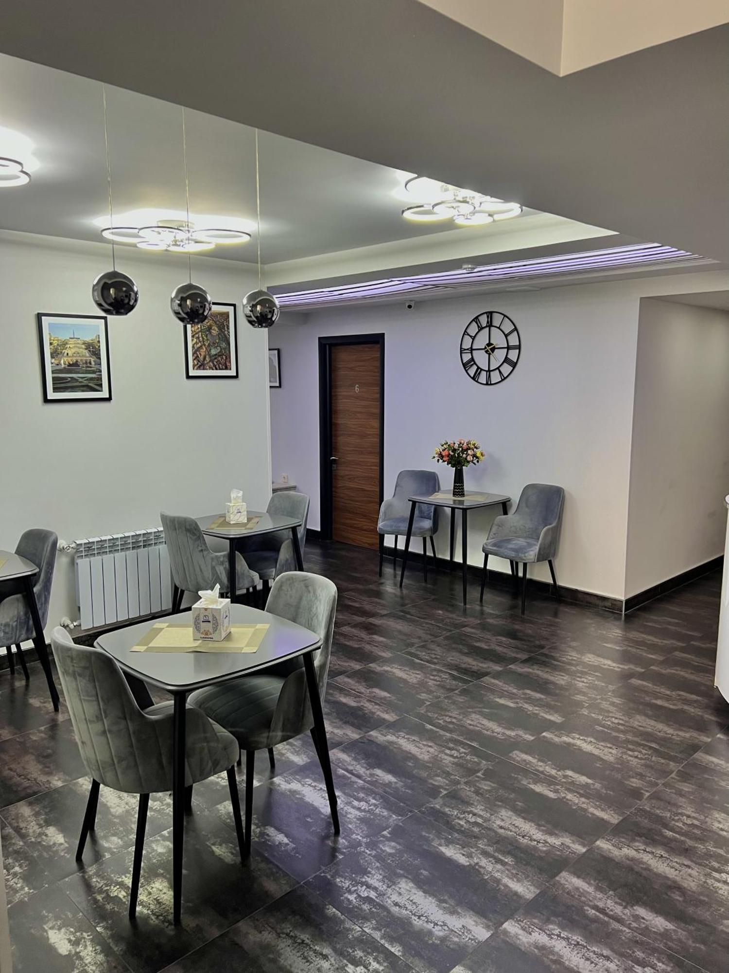 Mashtots Hotel Jerevan Eksteriør billede