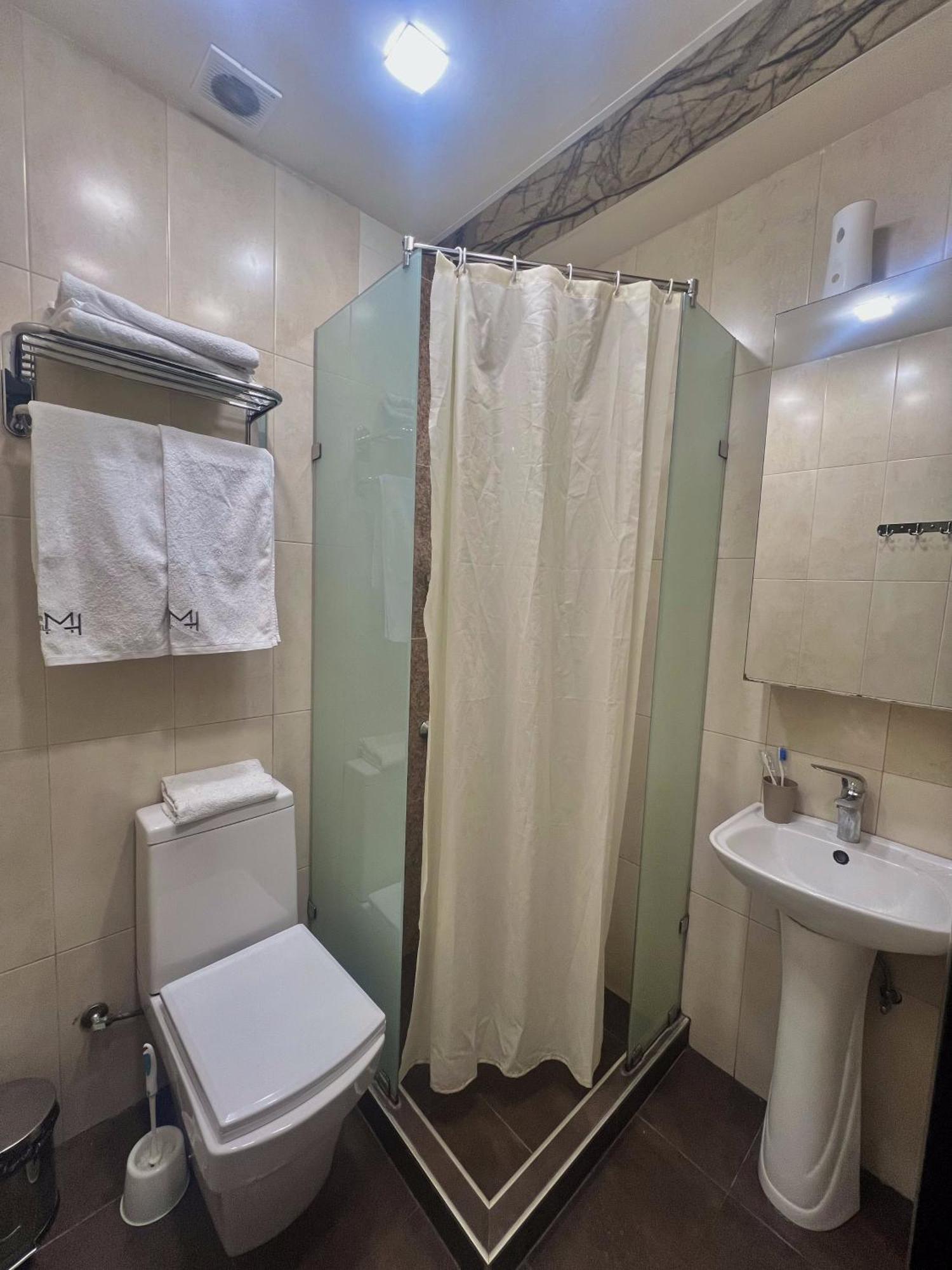 Mashtots Hotel Jerevan Eksteriør billede