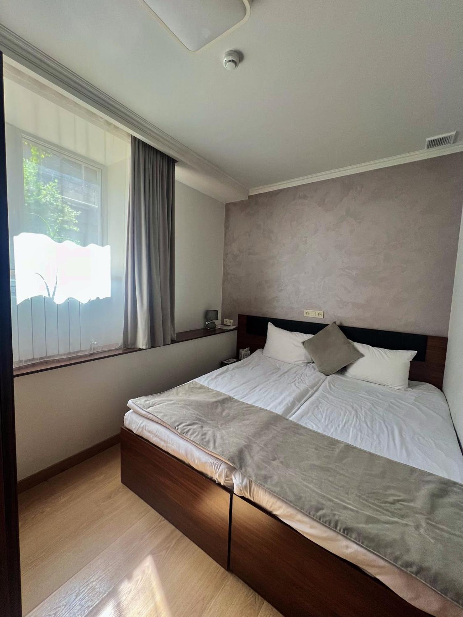 Mashtots Hotel Jerevan Eksteriør billede