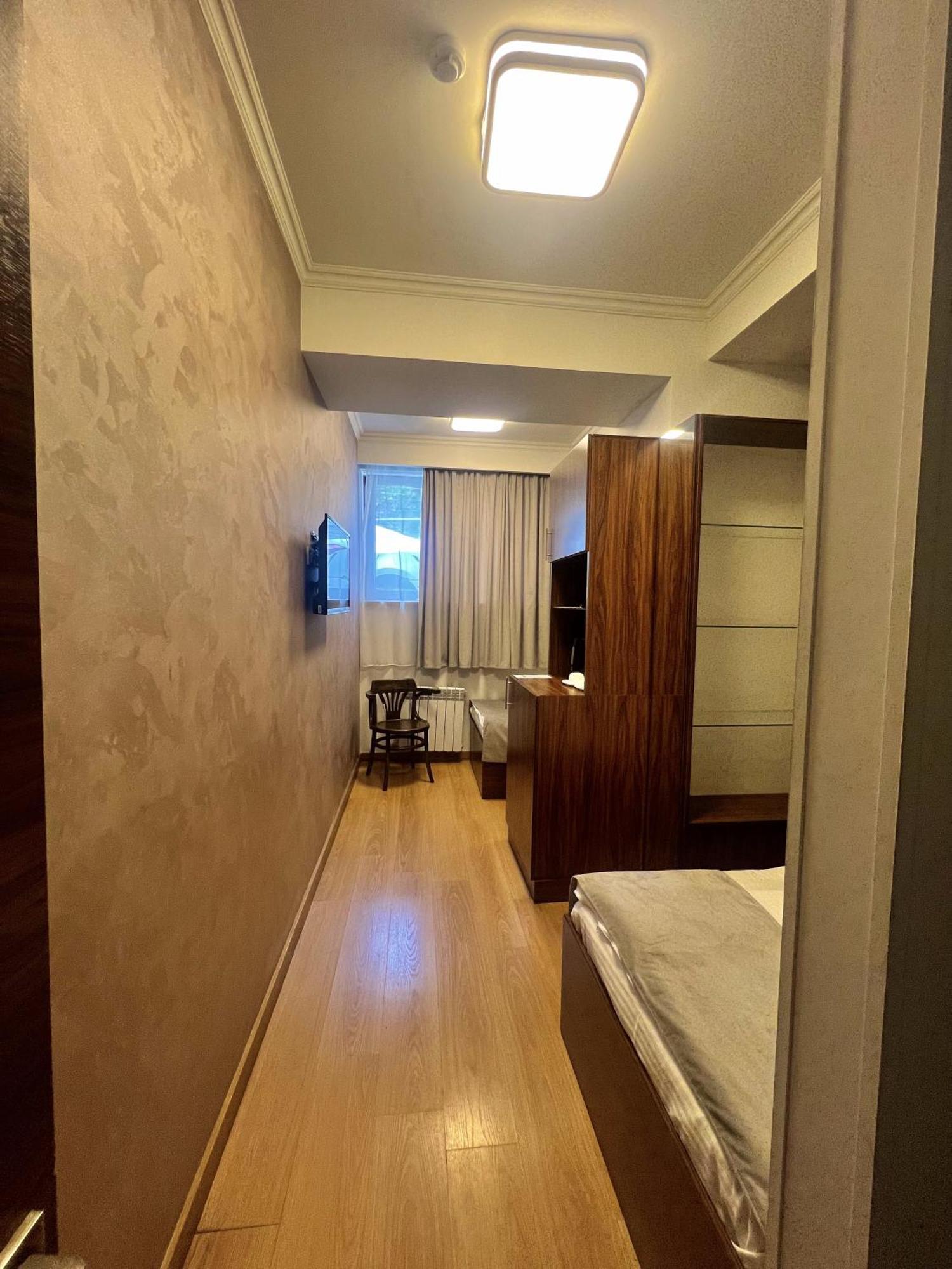 Mashtots Hotel Jerevan Eksteriør billede