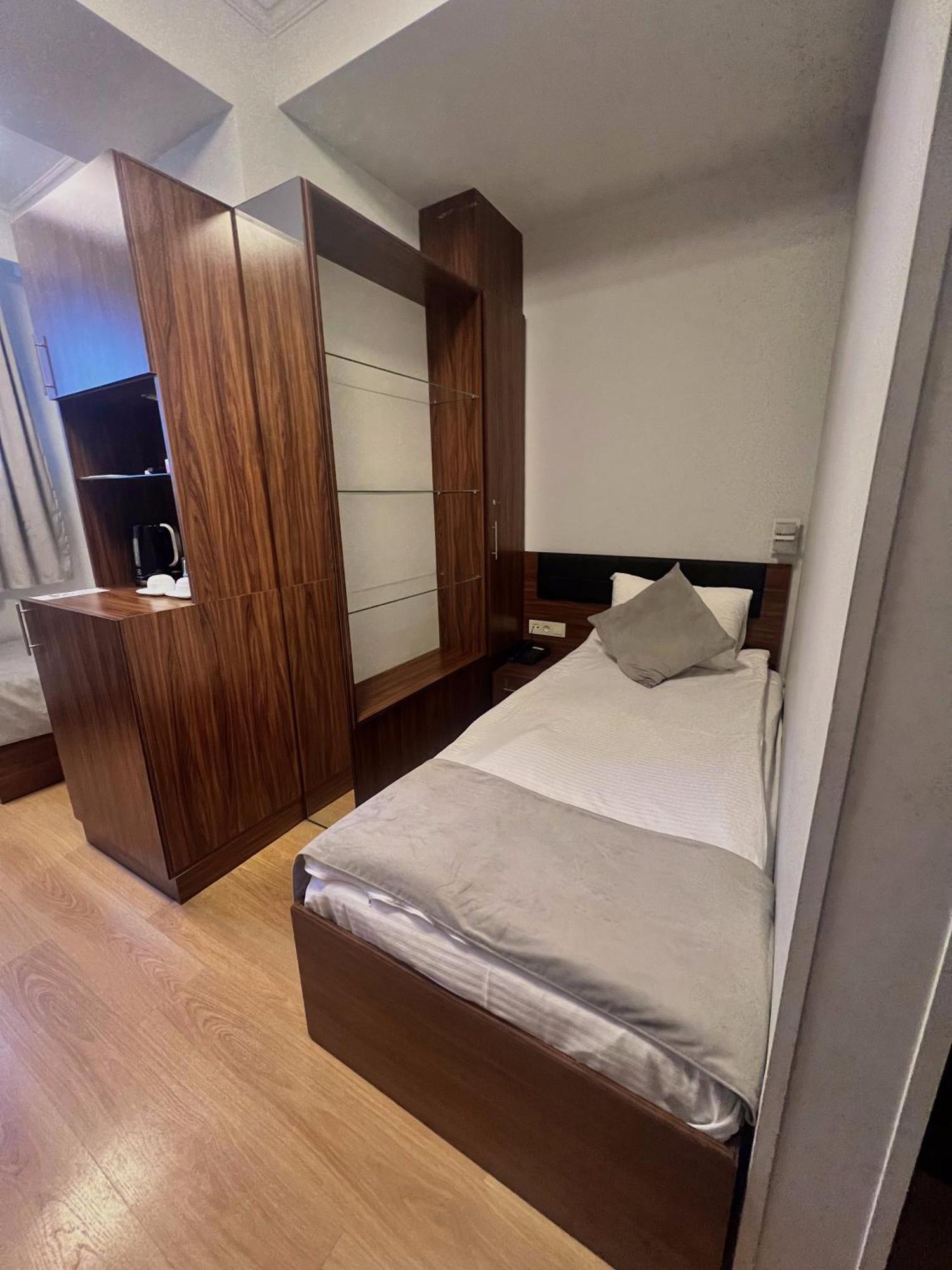 Mashtots Hotel Jerevan Eksteriør billede