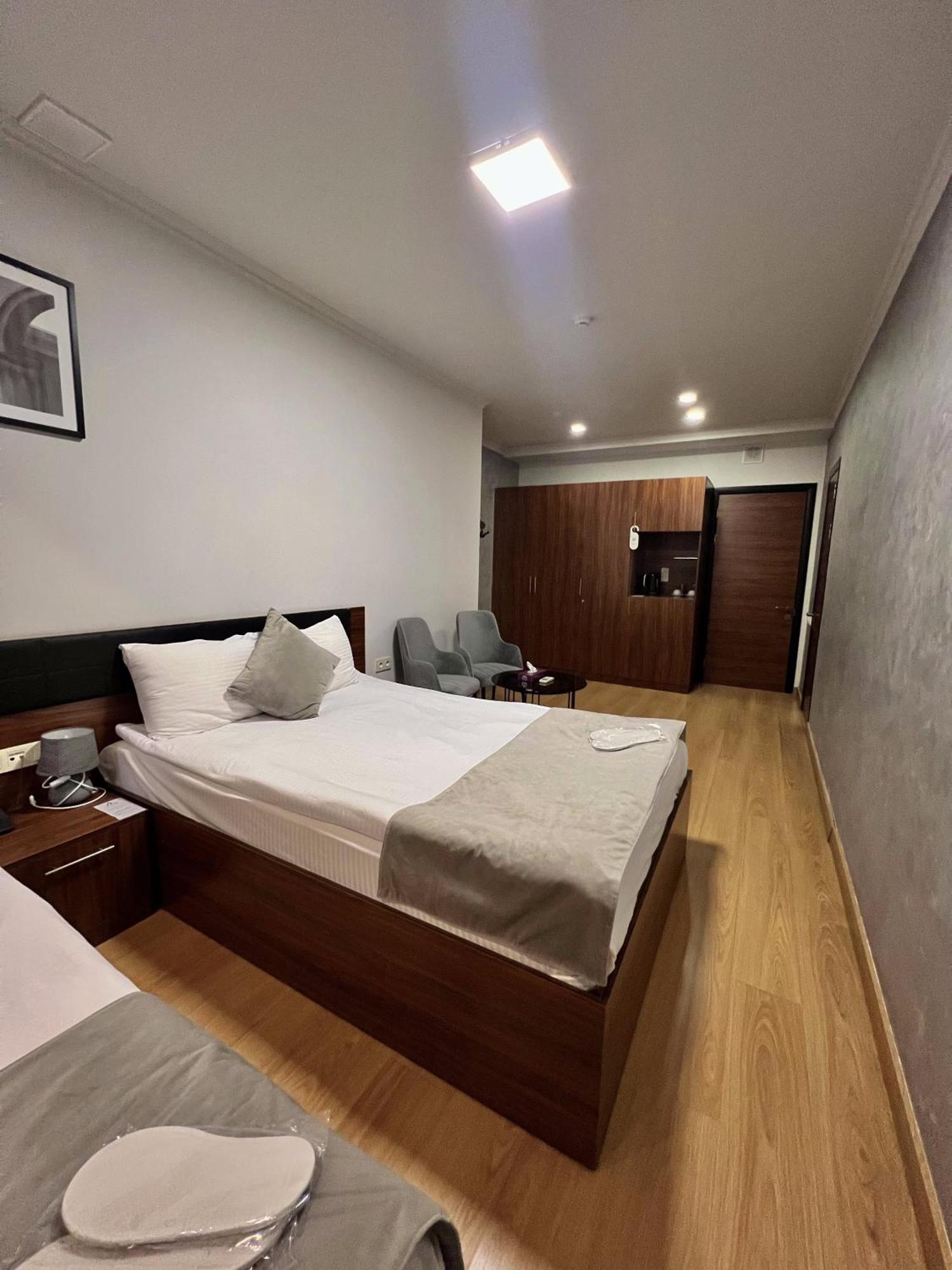 Mashtots Hotel Jerevan Eksteriør billede
