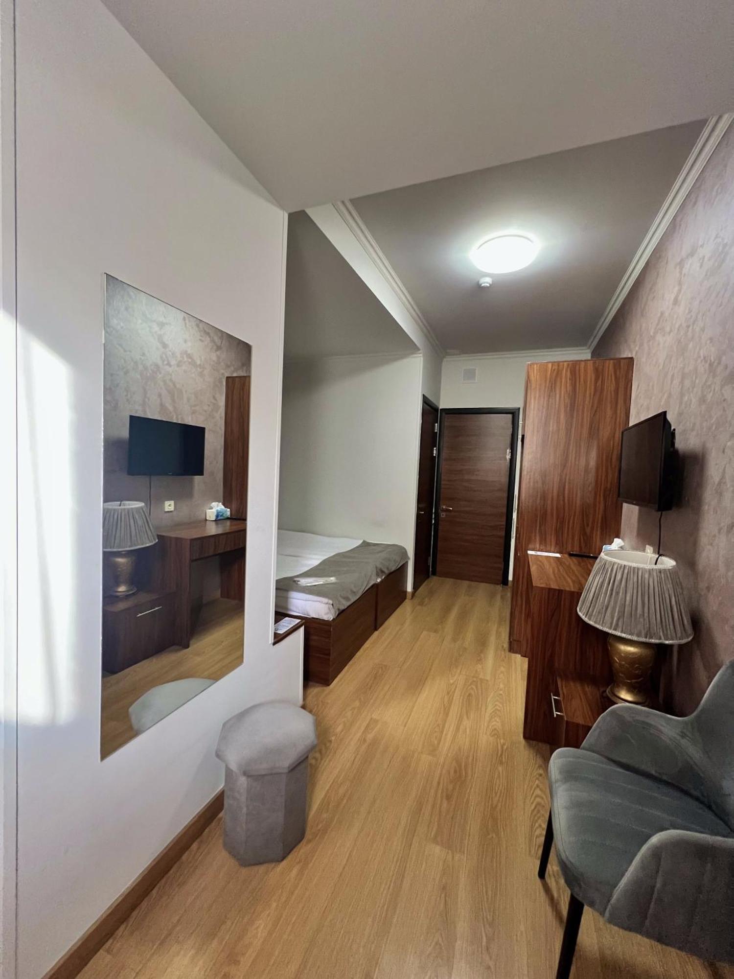 Mashtots Hotel Jerevan Eksteriør billede