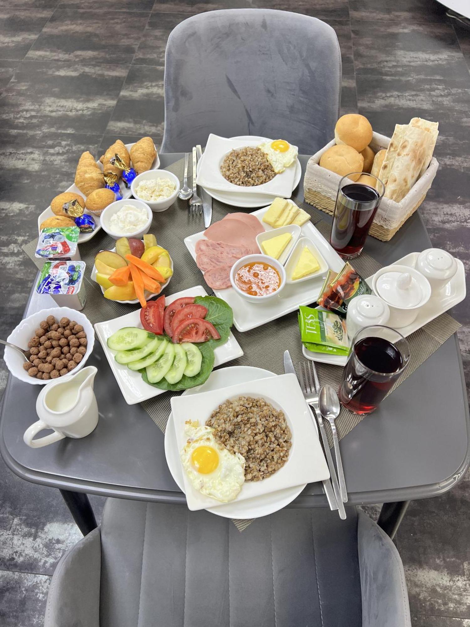 Mashtots Hotel Jerevan Eksteriør billede